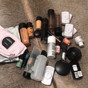 Bundle of 30 MAC items for B2M free lipsticks!